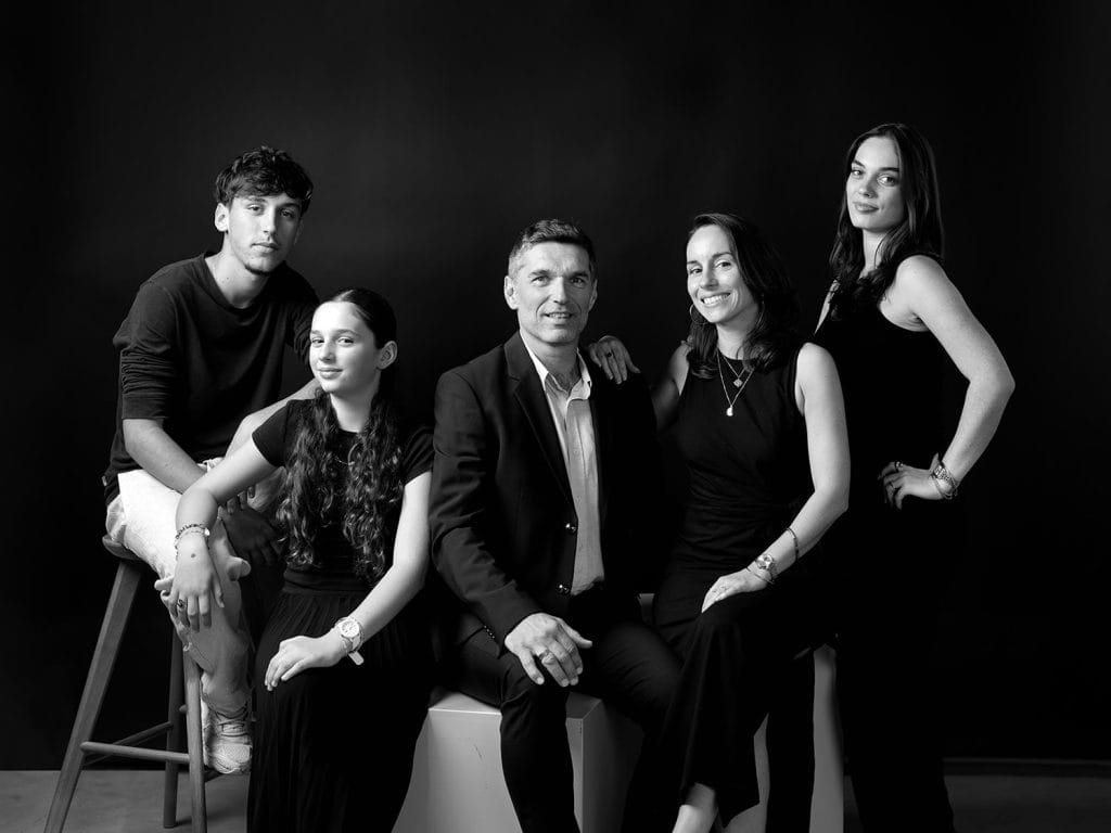 Studio Fiori — Photographe Corporate Angers - Photographe professionnel pour entreprises à Angers — Portraits corporate, trombinoscopes, photographie culinaire et packaging en Maine-et-Loire